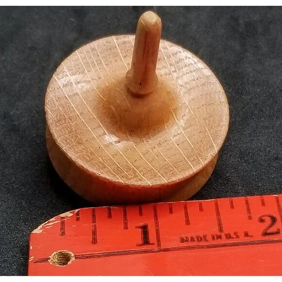 Handmade wooden spinning tops - Picture 11 of 11